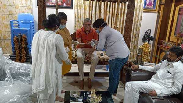 మంత్రి బొత్స కుటుంబానికి కరోనా పరీక్షలు..