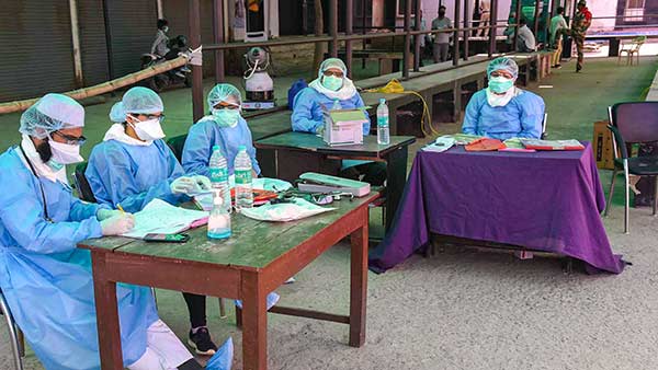 తగ్గుముఖం పట్టిన రెట్టింపు కేసులు..