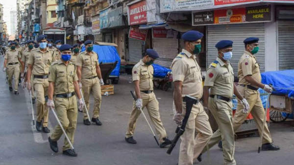 20 Cops Injured in Clash with Locals in west Bengal.. 20 Cops Injured in Clash with Locals in west Bengal..