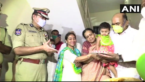 Hyderabad police celebrated the 1st birthday of a toddler Myra, her parents live in US, Hyderabad police celebrated the 1st birthday of a toddler Myra, her parents live in US,