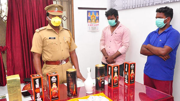 డిప్యూటీ పోలీసు కమిషనర్, తహసిల్దార్ ఇంటికి