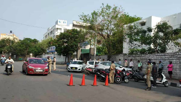 మొన్న వనపర్తిలో , తాజాగా క్రోసూరులో పేకాటరాయుళ్ళను పట్టుకున్న పోలీసులు