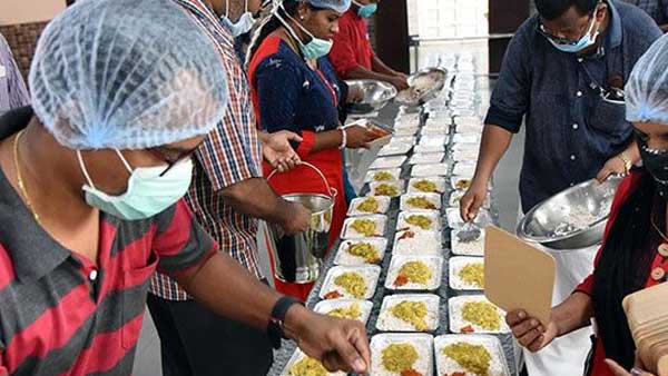 సూరత్లో వలసకార్మికులకు అందిస్తున్న మెనూ..