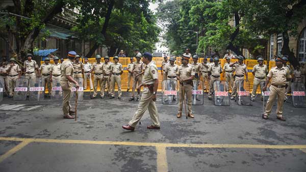 Constable from Vakola becomes first Mumbai Police personnel to succumb to Coronavirus Constable from Vakola becomes first Mumbai Police personnel to succumb to Coronavirus