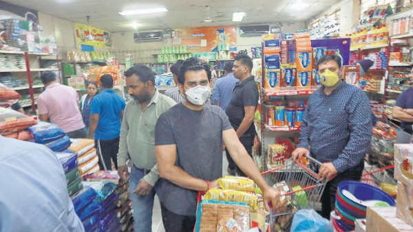 మణిపూర్ యువకులకు చేదు అనుభవం..