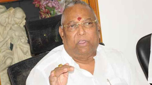 సీనియర్ గానే సలహా- వైఎస్ నాకు ఆప్తుడే..