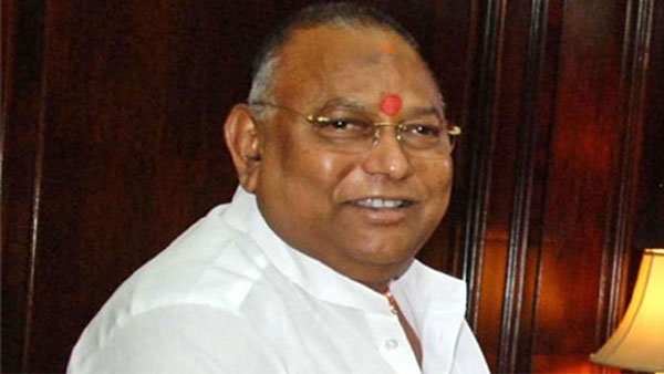 బెదిరింపులా.. బెదిరింపు కాల్స్, సోషల్ మీడియాలో బూతులు..