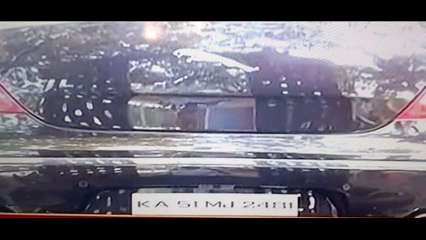 సీటు బెల్ట్ కూడా లేదు !