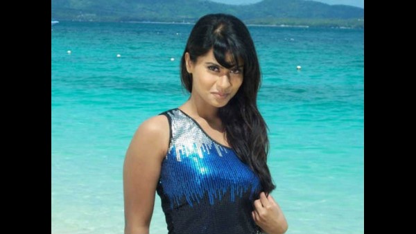 ఫ్రెండ్స్ తో జాలీరైడ్