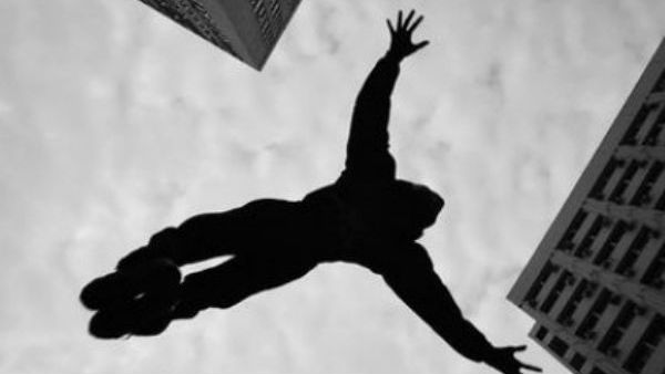 Police rescued a man who was about to commit suicide Police rescued a man who was about to commit suicide