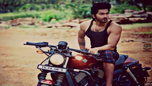 కండలు పెంచి అమ్మాయిలు, ఆంటీలకు వల