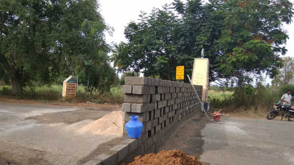 వేలూరు జిల్లాలో మూడు చోట్ల సరిహద్దుల్లో గోడలు