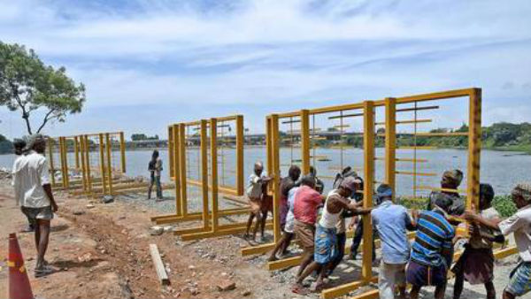 వైసీపీ అధికారంలోకి వచ్చిన ఏడాది లోపే రెండు సార్లు నిర్మాణ రంగ కార్మికులకు గడ్డుకాలం