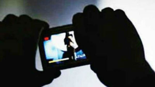 A man blackmailed his mother with nude pictures for property A man blackmailed his mother with nude pictures for property