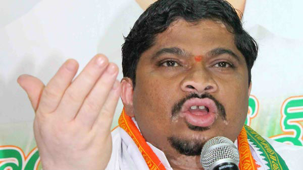 కేంద్ర ఆర్ధిక మంత్రిపై మండిపడ్డ పొన్నం.. రాహుల్ ను విమర్శించే అర్హత లేదన్న వర్కింగ్ ప్రసిడెంట్..