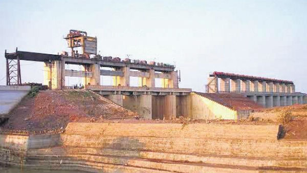 బీజేపీ డబుల్ గేమ్..
