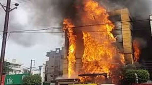 Fire at Hotel Fortune on Marine Lines in mumbai Fire at Hotel Fortune on Marine Lines in mumbai