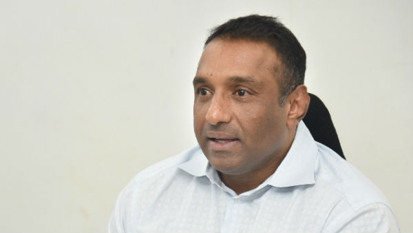 కరోనా సంక్షోభంలో అంతా తానై....