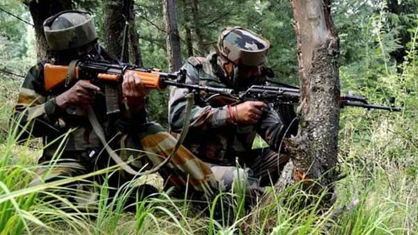 Handwara: 3 CRPF jawans, 1 militant killed in gun battle Handwara: 3 CRPF jawans, 1 militant killed in gun battle
