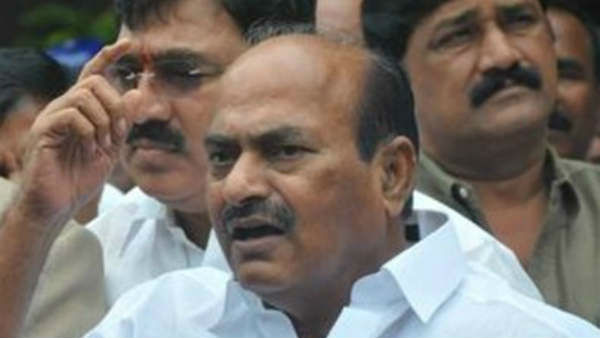 టీటీడి భూముల నిర్ణయం ఎవరిదో చెప్పిన జేసీ.. ఇప్పుడు చర్చంతా అటు వైపే..