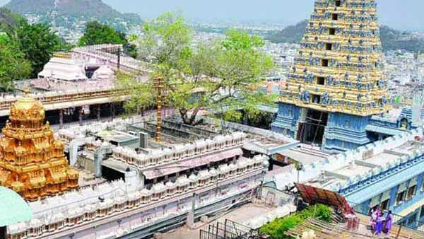 తీర్ధ ప్రసాదాలు ,శఠారీ విషయంలో దేవాదాయ శాఖ, అర్చకుల తర్జన భర్జనలు
