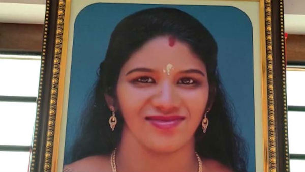 పాముకాటుతో చనిపోయేలా ప్లాన్..