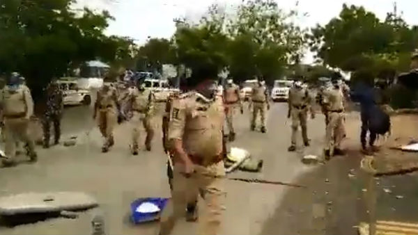 పశ్చిమ గోదావరి, సూరత్లల్లో దాడులు..