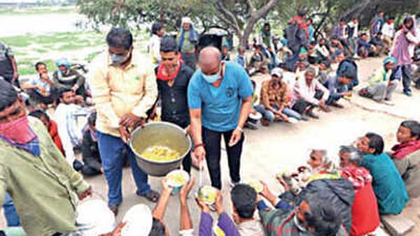 తిండి కూడా తగ్గించిన కుటుంబాలెన్నో తెలుసా..