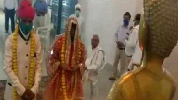 లాక్ డౌన్ లో పేదలకు ఆహారం