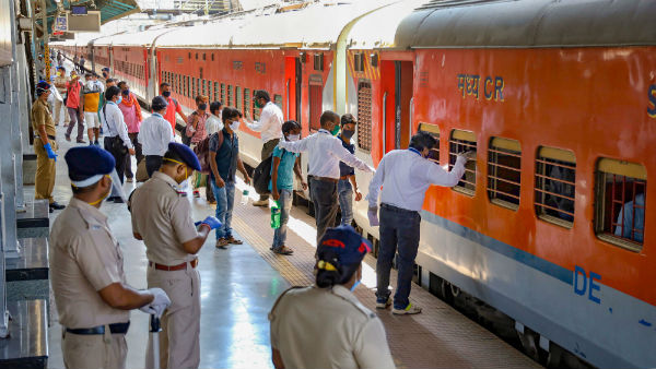 Train Carrying Migrants Maharashtra to UP Ends up in Odisha.. Train Carrying Migrants Maharashtra to UP Ends up in Odisha..