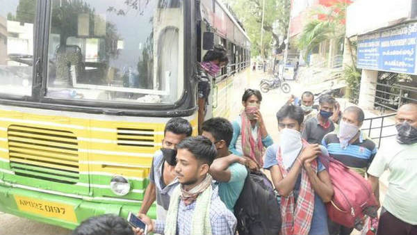 ఆప్యాయంగా పలకరించిన డీజీపీ..