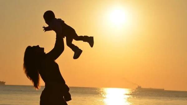 మదర్స్ డే రోజు.. అపూర్వ కానుక...
