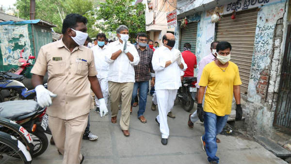 vijayawada mp violating lockdown norms for vegetables distribution vijayawada mp violating lockdown norms for vegetables distribution