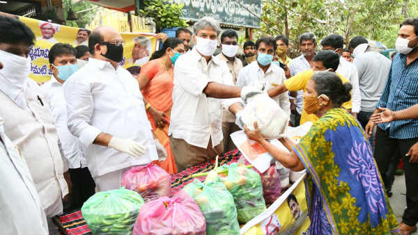 vijayawada mp violating lockdown norms for vegetables distribution vijayawada mp violating lockdown norms for vegetables distribution