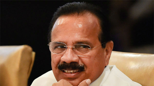 After landing in Bengaluru from Delhi, Sadananda Gowda skips Hotel Quarantine After landing in Bengaluru from Delhi, Sadananda Gowda skips Hotel Quarantine