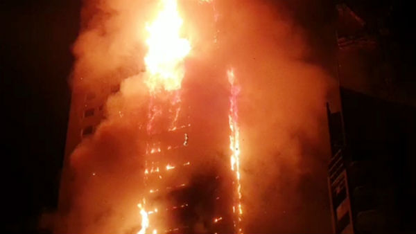 Massive fire engulfs building in UAEs Sharjah no casualties reported Massive fire engulfs building in UAEs Sharjah no casualties reported