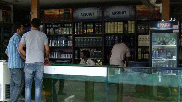 telangana government allows wine shops till 8pm in the state telangana government allows wine shops till 8pm in the state