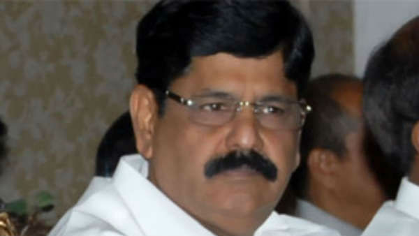 అధికారులపై ఆనం ఆగ్రహం