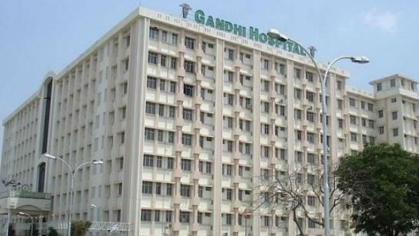 కడసారి చూపుకు నోచుకోనివ్వకుండా