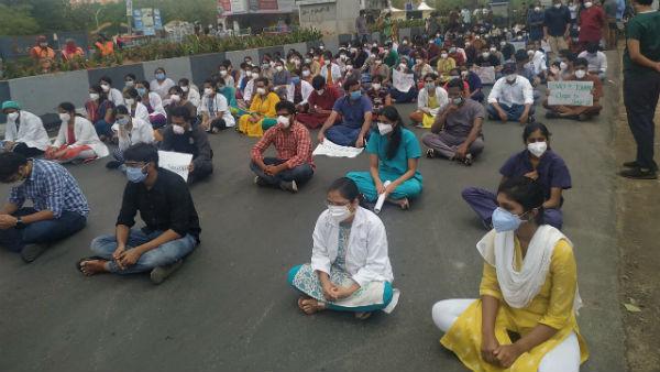 జూడాలపై దాడులతో..