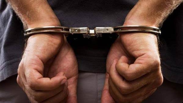 ప్రియుడి తోలు తీసిన పోలీసులు