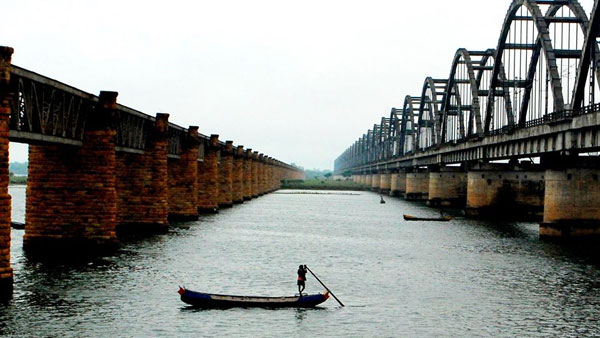 గోదావరిలో నీళ్లు వచ్చాకే...