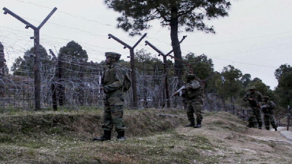 J&K: 3 terrorists killed in encounter with security forces in Srinagar J&K: 3 terrorists killed in encounter with security forces in Srinagar