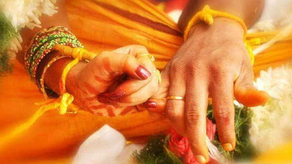 అధికారులకు తెలియకుండా అంత్యక్రియలు