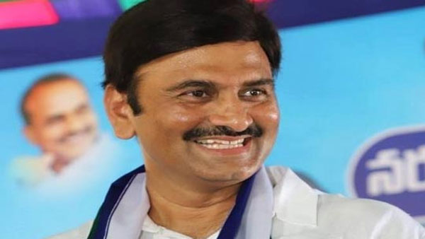గుర్తు తెలియని వ్యక్తుల నుంచి బెదిరింపు ఫోన్ కాల్స్..