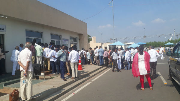 వర్క్ ఫ్రం హోం కోరుతున్న ఉద్యోగులు..