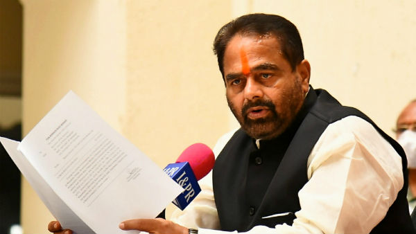 అచ్చెన్నాయుడు ఉగ్రవాదా, బందిపోటా బాబే చెప్పాలి...