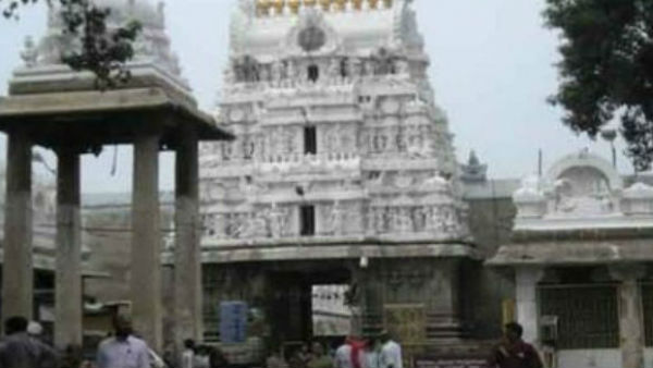 గోవిందరాజస్వామి ఆలయంలో పనిచేసే ఉద్యోగి కరోనా పాజిటివ్