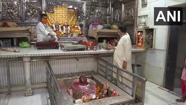 అక్కడ ఆలయాలు, మసీదులు క్లోజ్
