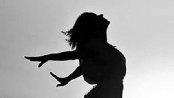 లేడీ ఎస్ఐ చేతివాటం
